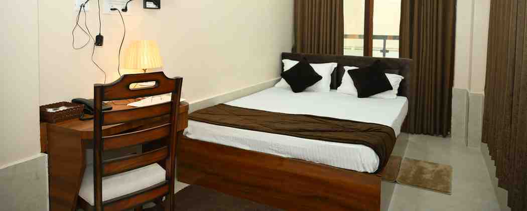 Rooms & Suites